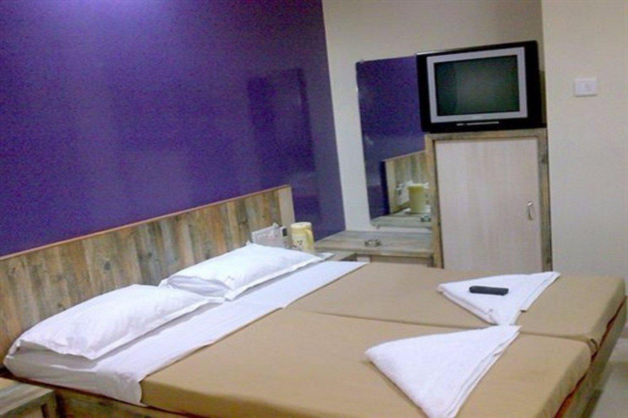 Fabhotel Galaxy Suite Bombay Esterno foto