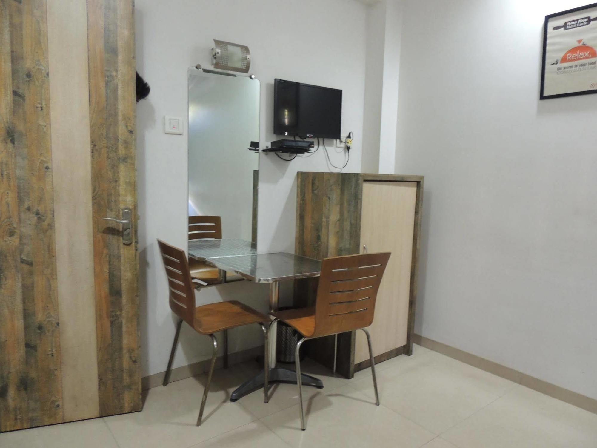 Fabhotel Galaxy Suite Bombay Esterno foto