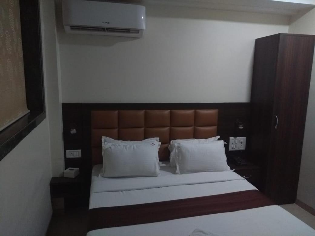 Fabhotel Galaxy Suite Bombay Esterno foto