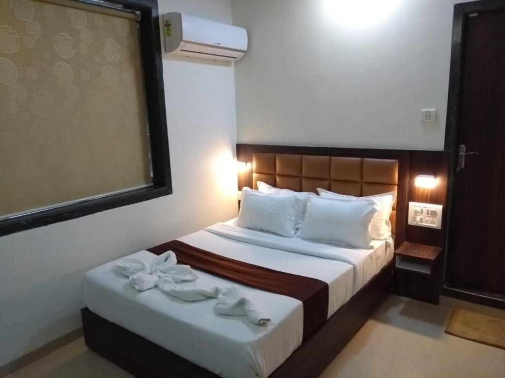 Fabhotel Galaxy Suite Bombay Esterno foto