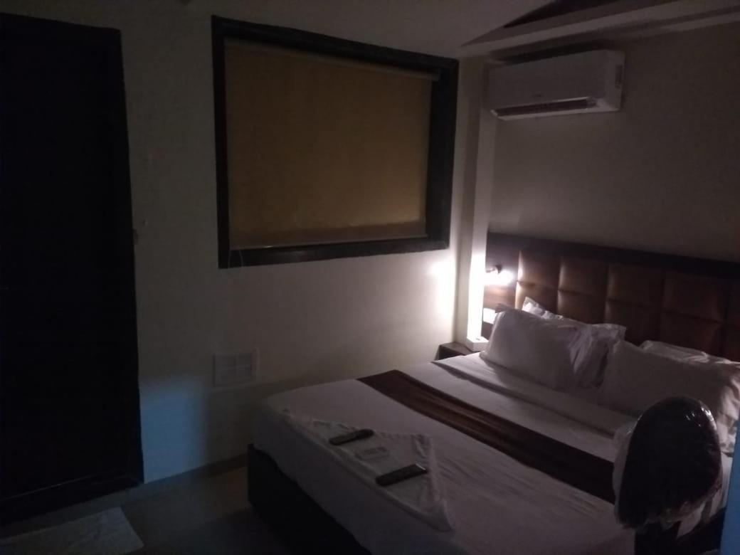 Fabhotel Galaxy Suite Bombay Esterno foto