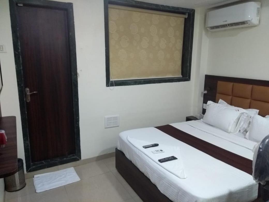 Fabhotel Galaxy Suite Bombay Esterno foto