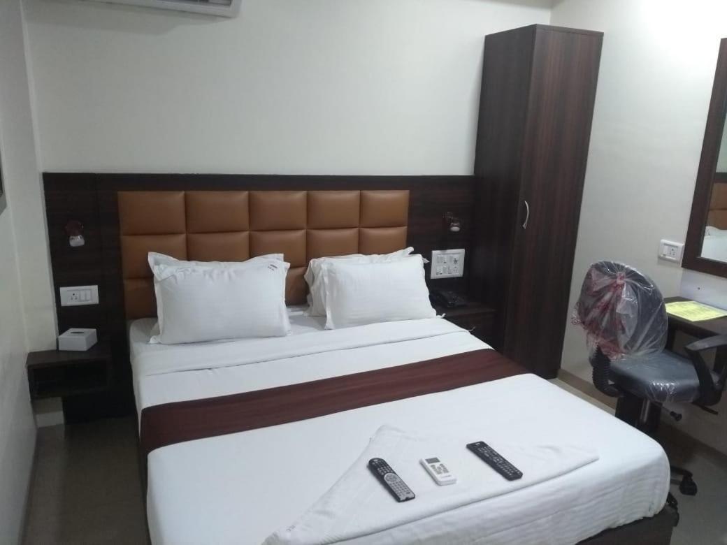 Fabhotel Galaxy Suite Bombay Esterno foto